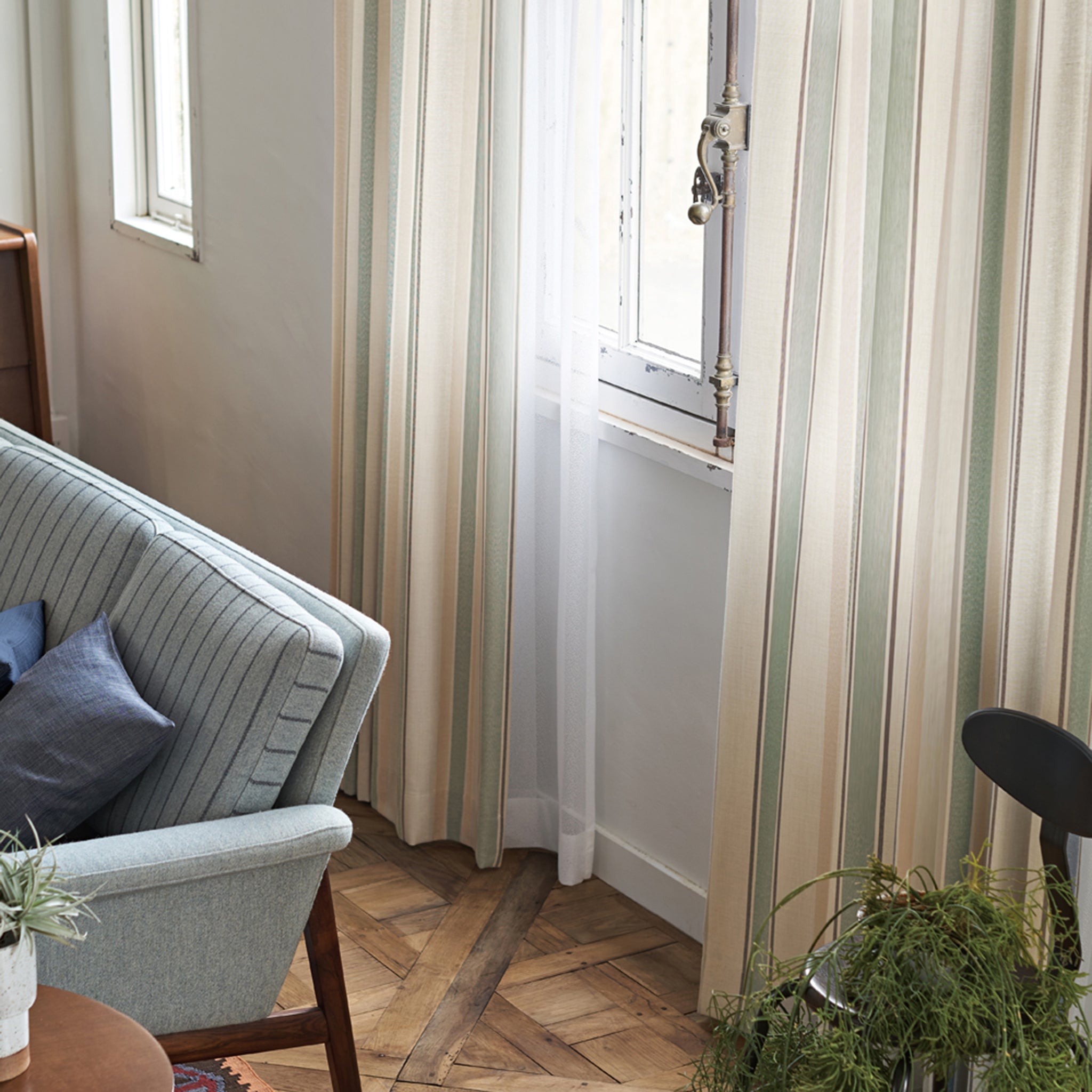 ドレープカーテン EC1057